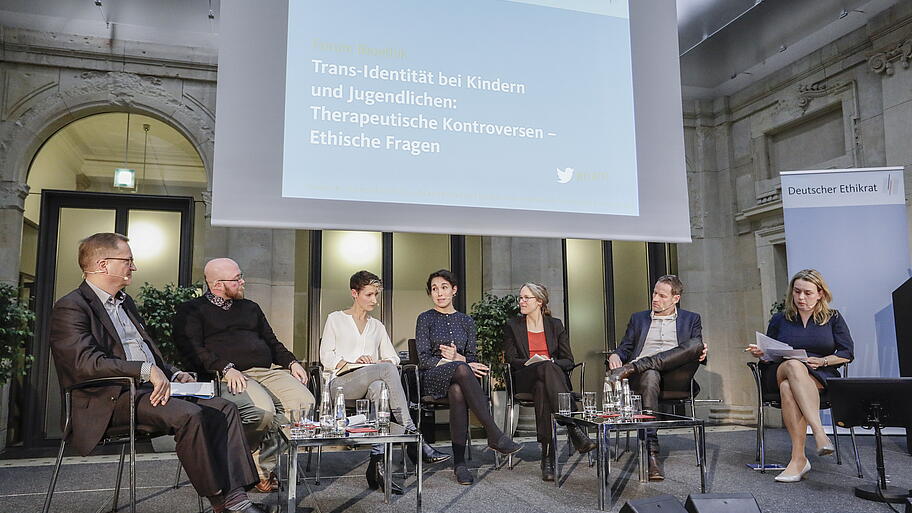 Forum Bioethik am 19. Februar 2020, Podiumsdiskussion mit allen Teilnehmern.